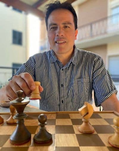 Carlos Quintana: Trend Analyst and Writer at Beebole Time Management